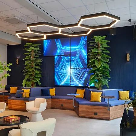 The Hyve Capsule Hostel Amsterdam-2